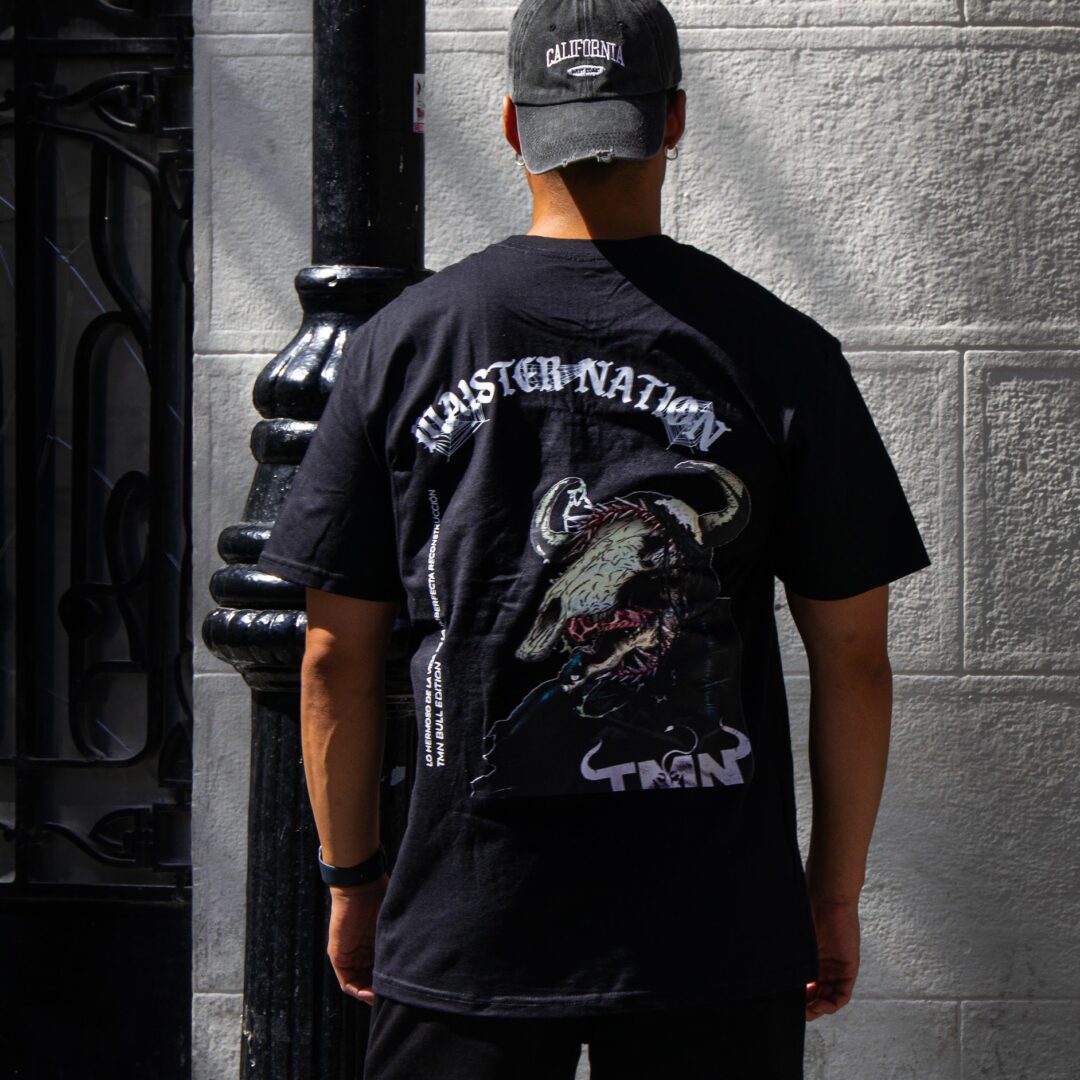 VENOM BULL BLACK