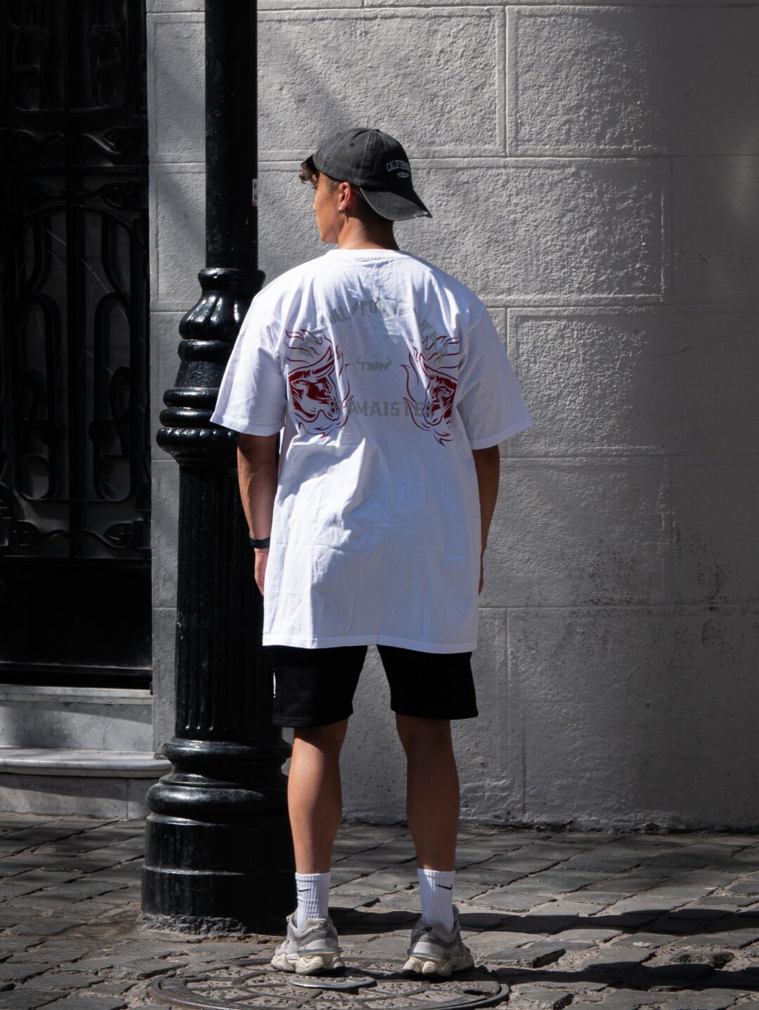 RED MAIST WHITE