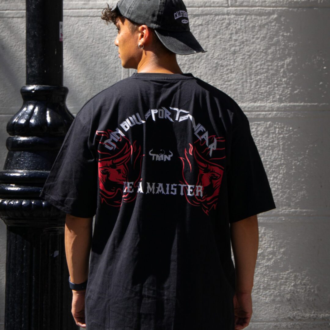 RED MAIST BLACK