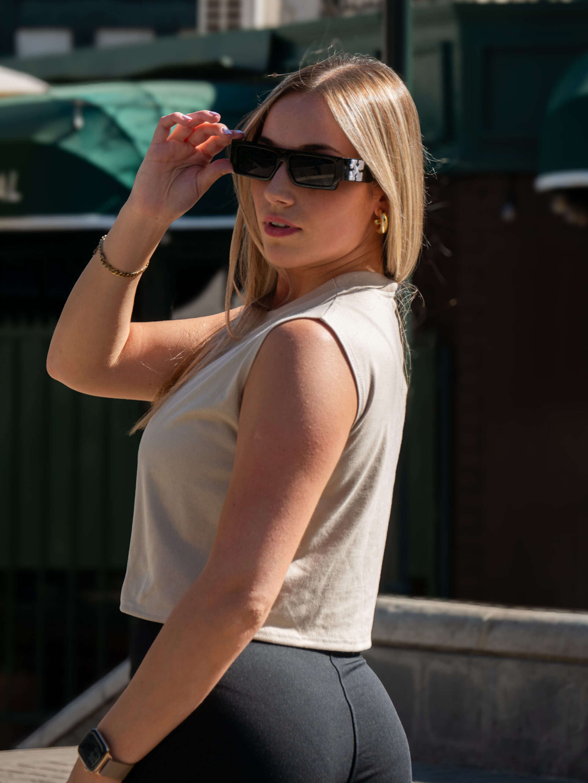 IMG_4735 CROP TOP TMN BEIGE