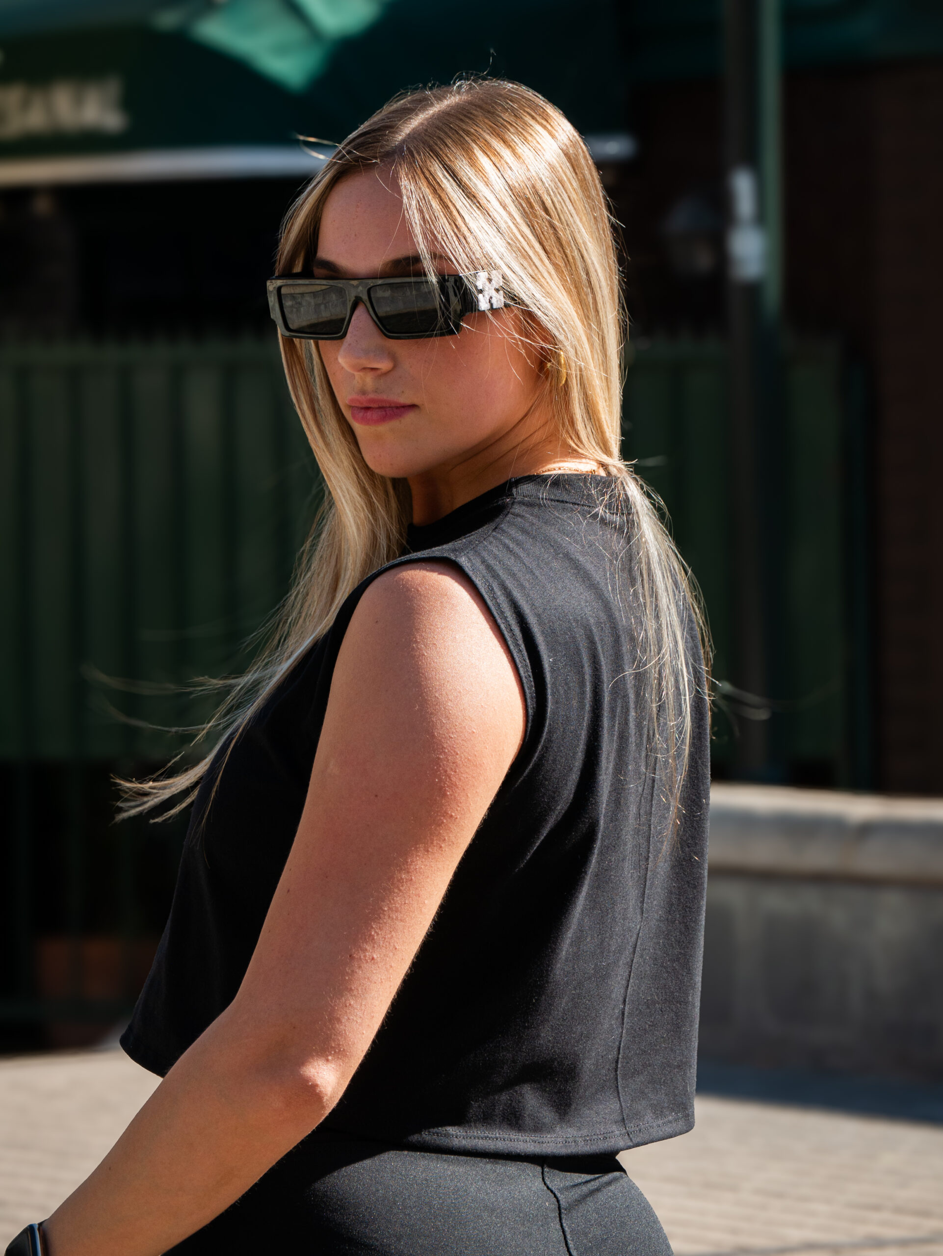 IMG_4737 CROP TOP TMN BLACK